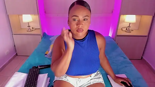 EmilyyStuart online show from 03/20/26, 04:13