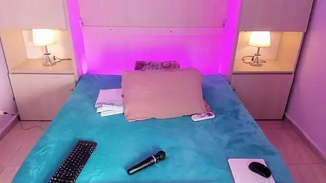 EmilyyStuart online show from 03/28/26, 04:02