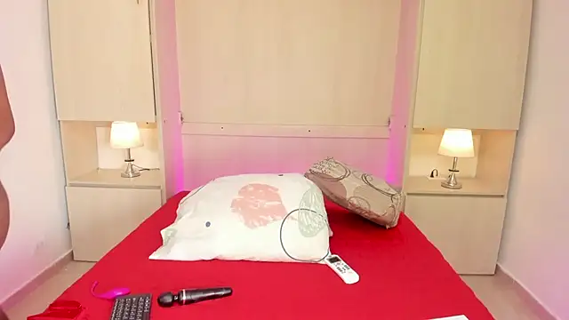 EmilyyStuart online show from 11/01/25, 08:03