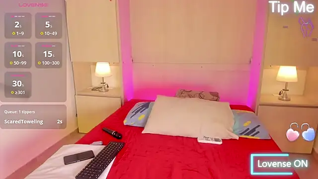 EmilyyStuart online show from 09/28/25, 04:08