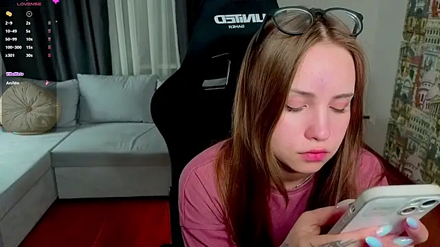 Alice loft online show from 04/11/26, 05:38