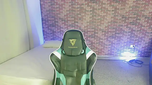 zacariasss  online show from 09/23/25, 03:57
