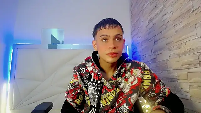zacariasss  online show from 12/04/24, 12:02