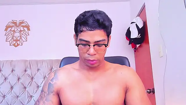 Andrew wolf7 online show from 02/04/26, 03:40