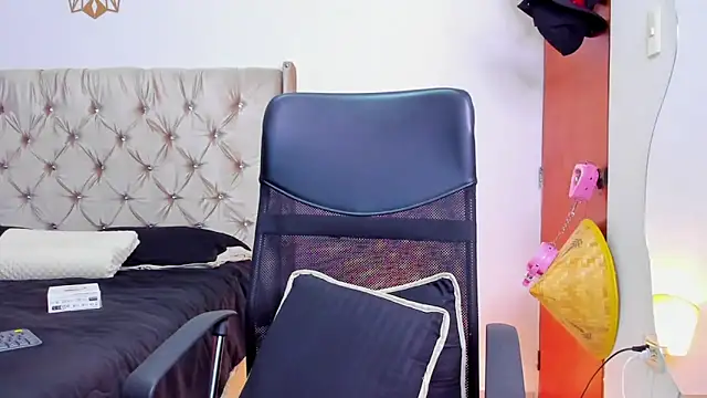 Andrew wolf7 online show from 03/06/26, 12:49