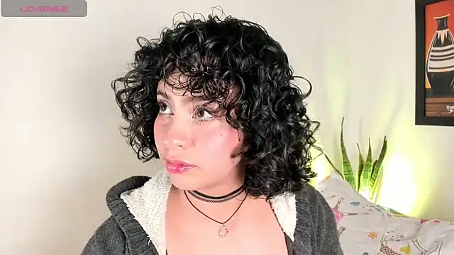 adriannyp 1 online show from 04/19/26, 06:47