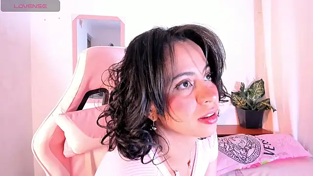 adriannyp 1 online show from 10/30/25, 02:43