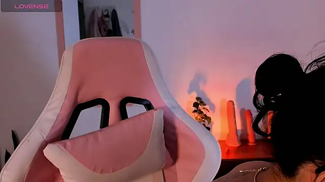 adriannyp 1 online show from 10/26/25, 03:51