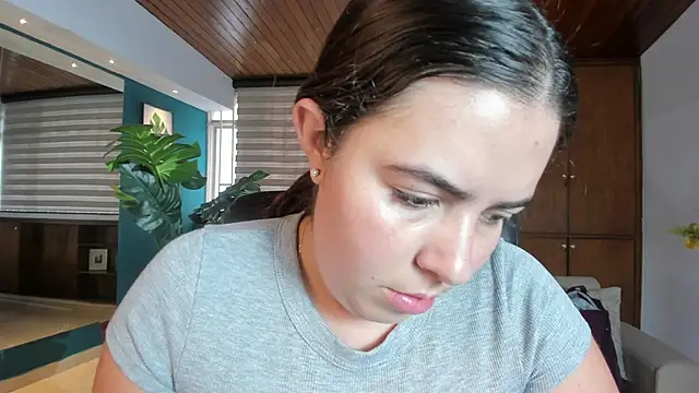 Lyssa Muller online show from 12/04/25, 01:54