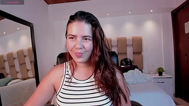 Lyssa Muller online show from 10/19/25, 01:58