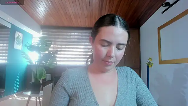 Lyssa Muller online show from 11/18/25, 06:55