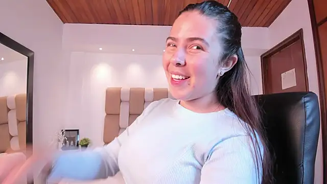 Lyssa Muller online show from 10/11/25, 01:56