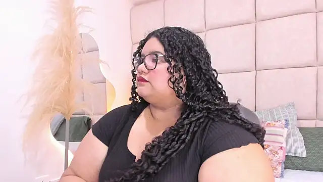 Miley Collins online show from 11/19/25, 07:47