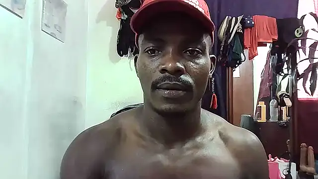 yezz3011 online show from 12/16/25, 04:44