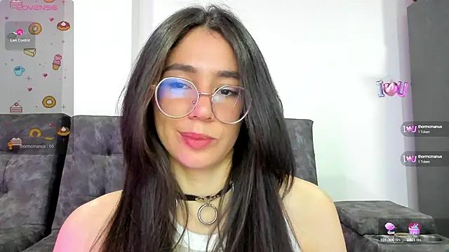 Snapshot of emmadiaz1 chatting on 01/12/25, 12:49 emmadiaz1 online show from 01/12/25, 12:49