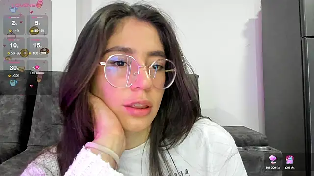 Snapshot of emmadiaz1 chatting on 01/10/25, 12:38 emmadiaz1 online show from 01/10/25, 12:38