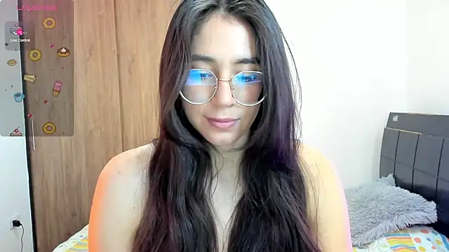 Snapshot of emmadiaz1 chatting on 01/21/25, 07:17 emmadiaz1 online show from 01/21/25, 07:17