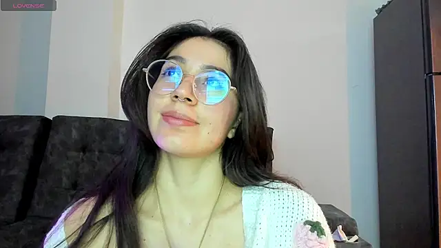 Snapshot of emmadiaz1 chatting on 12/03/24, 01:25 emmadiaz1 online show from 12/03/24, 01:25