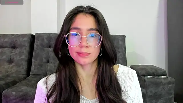 Snapshot of emmadiaz1 chatting on 01/29/25, 01:48 emmadiaz1 online show from 01/29/25, 01:48