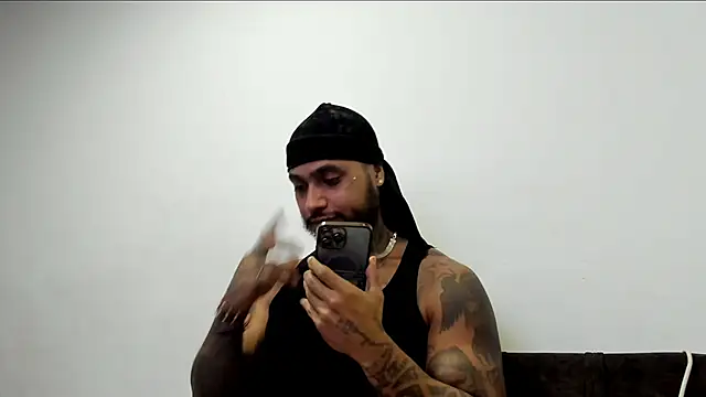 Snapshot of Exotic_tatto27121 chatting on 06/07/26, 02:28 Exotic tatto27121 online show from 06/07/26, 02:28