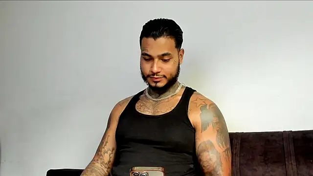 Snapshot of Exotic_tatto27121 chatting on 06/07/26, 08:58 Exotic tatto27121 online show from 06/07/26, 08:58