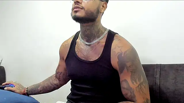 Snapshot of Exotic_tatto27121 chatting on 06/03/26, 04:13 Exotic tatto27121 online show from 06/03/26, 04:13