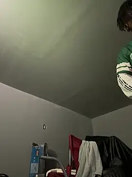 Snapshot of SluttyLyfe4L chatting on 03/06/26, 01:39 SluttyLyfe4L online show from 03/06/26, 01:39