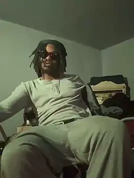 Snapshot of SluttyLyfe4L chatting on 02/26/26, 05:35 SluttyLyfe4L online show from 02/26/26, 05:35