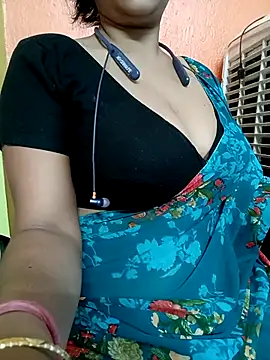 Sony-Model online show from 03/25/26, 10:47