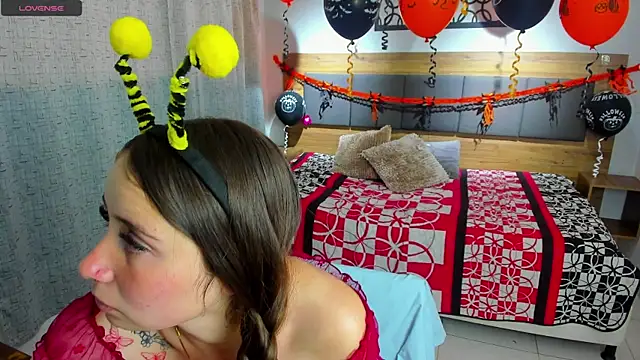 martina lujann online show from 10/06/25, 01:01