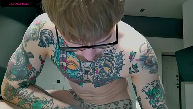 white King9999 online show from 11/17/25, 03:54