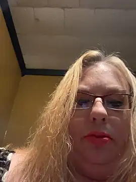 CherishWilliams online show from 04/18/26, 07:44
