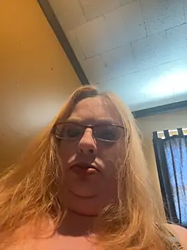 CherishWilliams online show from 04/19/26, 01:56