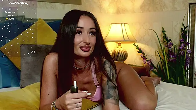 OneOutrageous online show from 11/11/25, 03:29