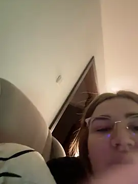 Leya  Droit online show from 02/02/25, 01:45