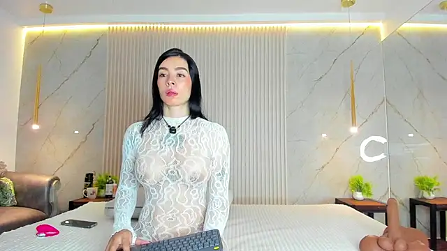 nathassa grant online show from 11/12/25, 11:58