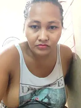 Snapshot of Sweetchuby1995 chatting on 04/15/26, 07:58 Sweetchuby1995 online show from 04/15/26, 07:58