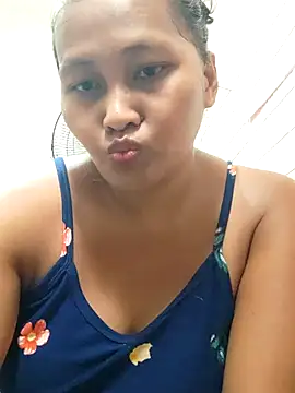 Snapshot of Sweetchuby1995 chatting on 03/31/26, 02:13 Sweetchuby1995 online show from 03/31/26, 02:13