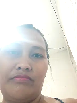 Snapshot of Sweetchuby1995 chatting on 04/09/26, 03:40 Sweetchuby1995 online show from 04/09/26, 03:40