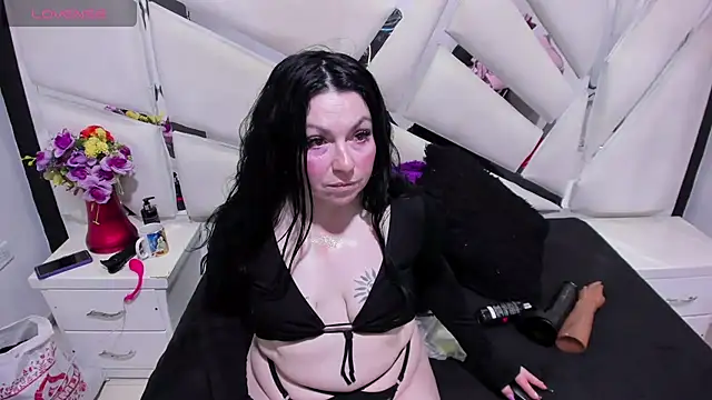 Snapshot of Luciana_Ass chatting on 04/22/26, 08:26 Luciana Ass online show from 04/22/26, 08:26
