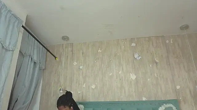 Alexa roussee online show from 11/28/25, 01:55