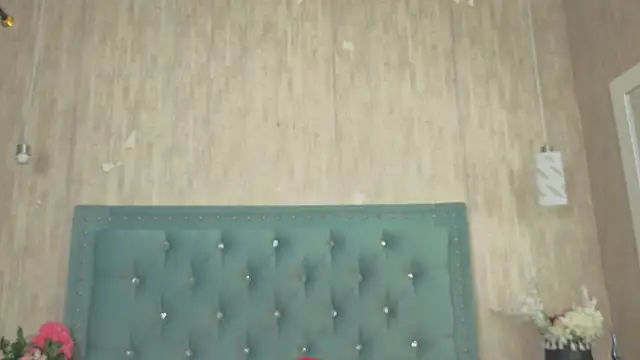 Alexa roussee online show from 10/04/25, 12:39