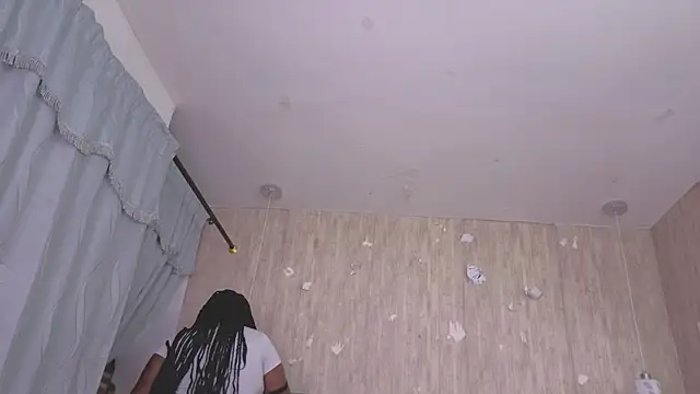 Alexa roussee online show from 11/21/25, 12:48