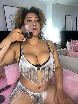 Katti Barrera online show from 10/21/25, 04:39