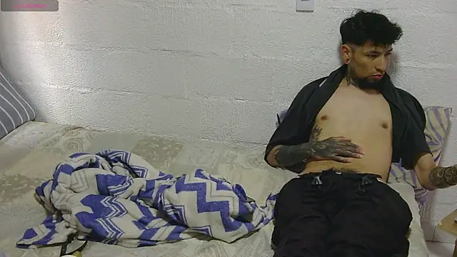 Snapshot of Garou_u chatting on 12/17/25, 06:24 Garou u online show from 12/17/25, 06:24