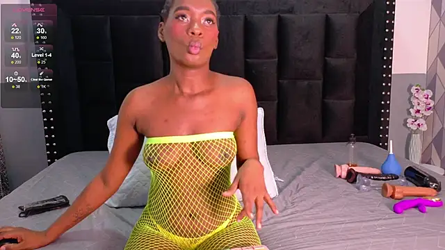 petitelittleebony online show from 03/11/26, 03:22