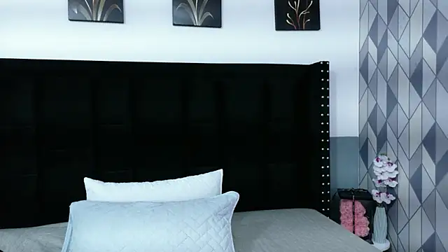 petitelittleebony online show from 04/14/26, 02:49