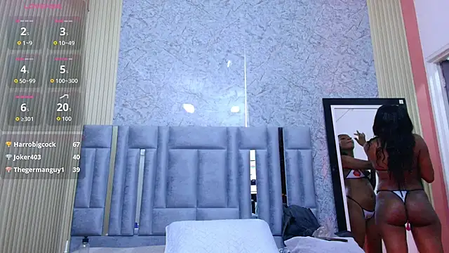 Snapshot of petitelittleebony chatting on 10/25/25, 02:44 petitelittleebony online show from 10/25/25, 02:44