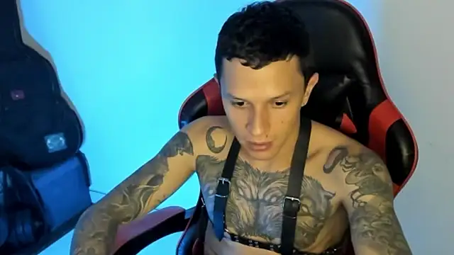 Snapshot of goodboy69l chatting on 02/12/26, 12:21 goodboy69l online show from 02/12/26, 12:21