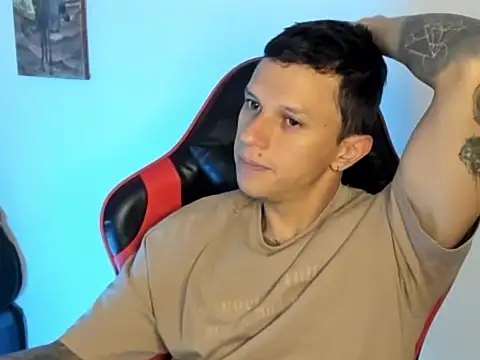 Snapshot of goodboy69l chatting on 02/14/26, 09:15 goodboy69l online show from 02/14/26, 09:15